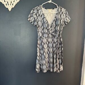 Rolla Coster Gray Black Flutter Sleeve Wrap Mini Snakeskin Dress